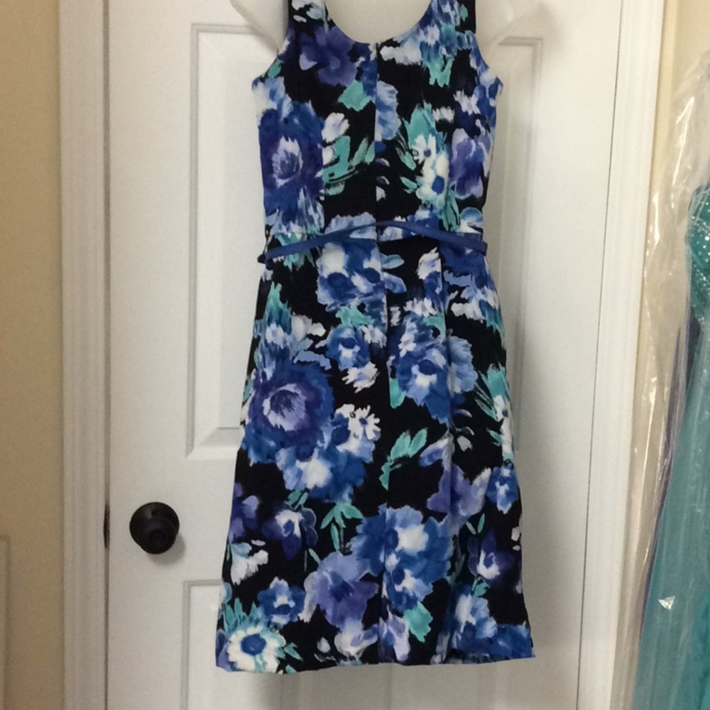 👗 Beautiful floral dress NWOT - Picture 3 of 4